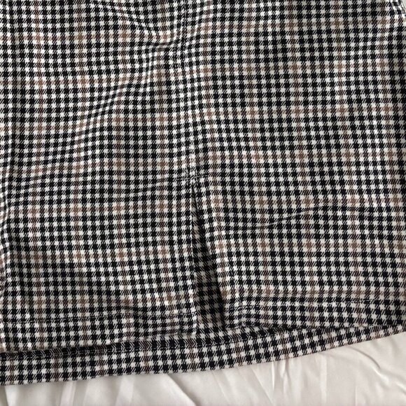 Hollister Skirt with Slit - Picture 2 of 3